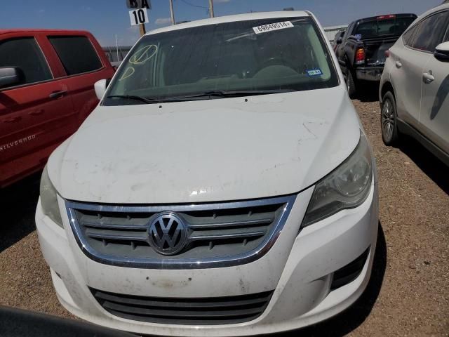 2014 Volkswagen Routan SE