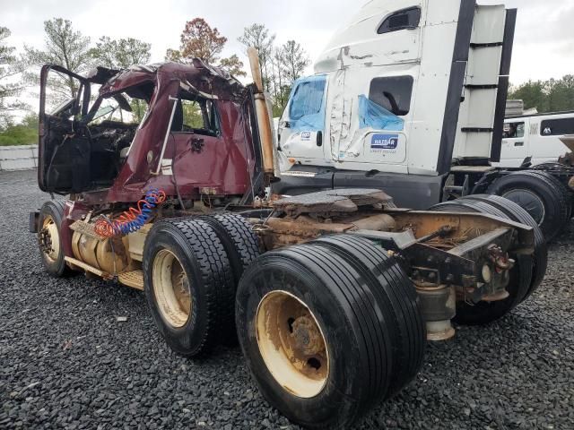 1998 Freightliner Conventional FLD120