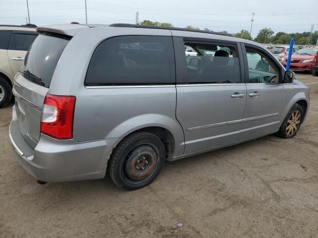 2016 Chrysler Town & Country Touring