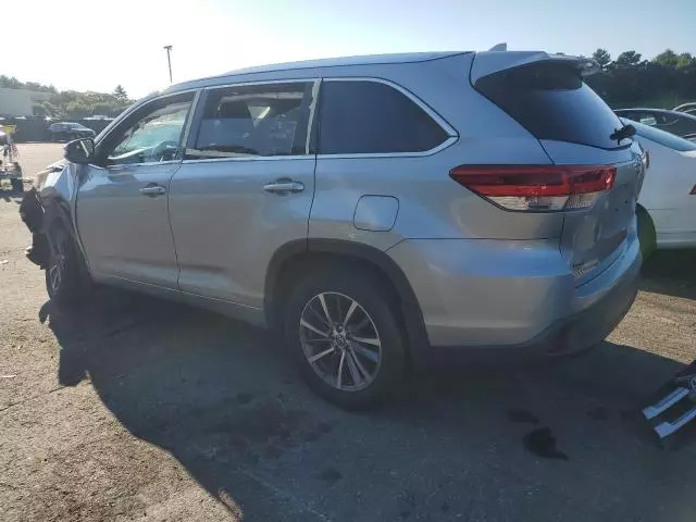 2017 Toyota Highlander SE