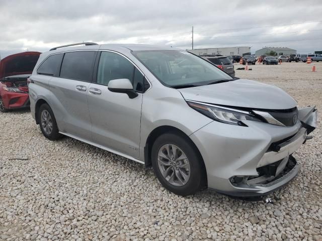 2021 Toyota Sienna LE