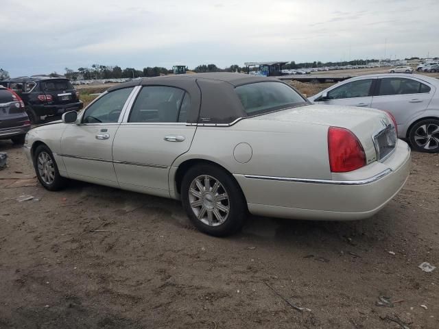 2006 Lincoln Town Car Signature Limited