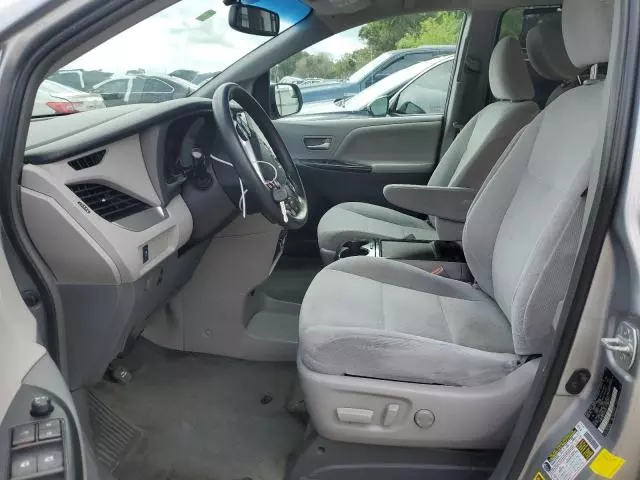 2016 Toyota Sienna LE