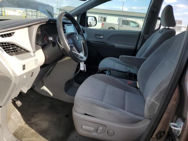 2016 Toyota Sienna LE