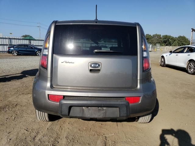 2010 KIA Soul +