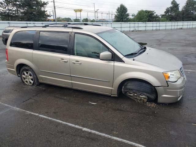 2009 Chrysler Town & Country Touring