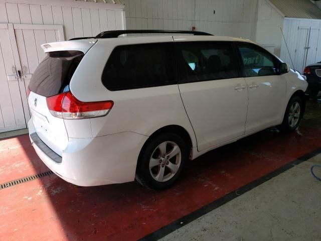 2011 Toyota Sienna LE