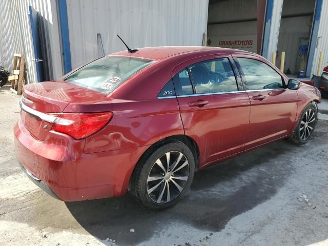 2013 Chrysler 200 Touring