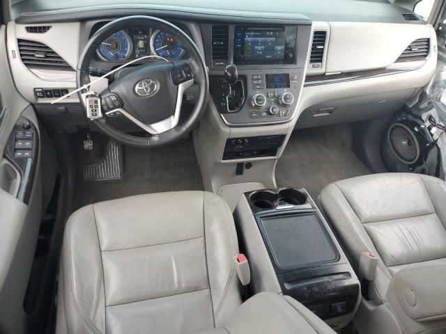 2017 Toyota Sienna XLE