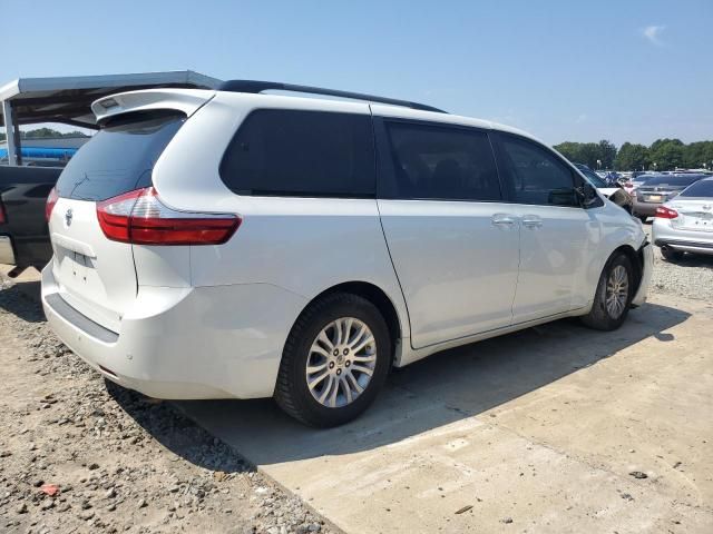 2016 Toyota Sienna XLE