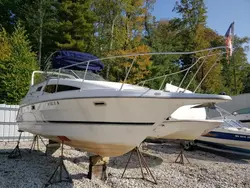 Salvage boats for sale at West Warren, MA auction: 1998 Bayliner 2850 Ciera