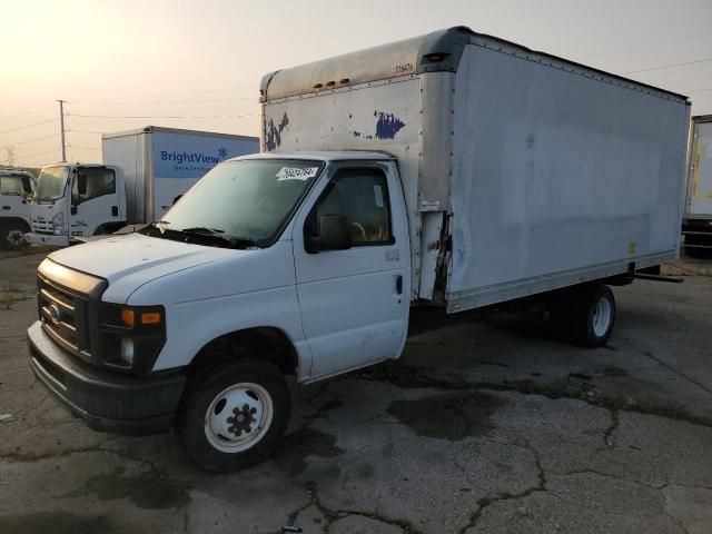 2015 Ford Econoline E350 Super Duty Cutaway Van