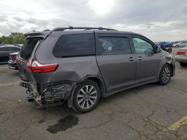 2020 Toyota Sienna XLE