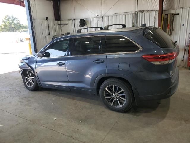 2017 Toyota Highlander SE