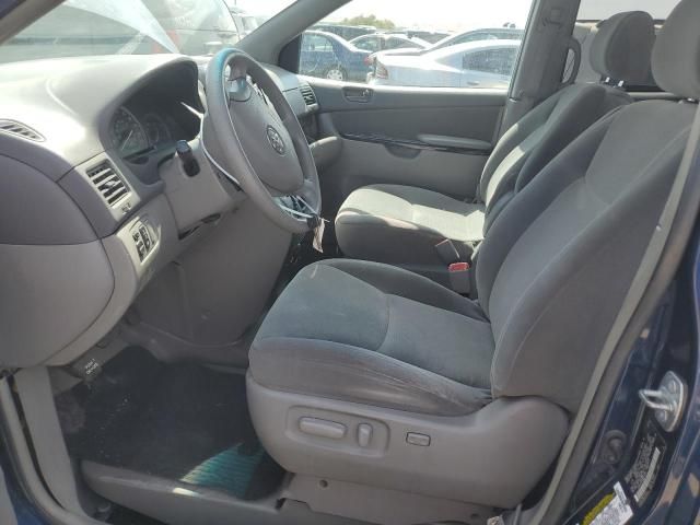 2005 Toyota Sienna CE