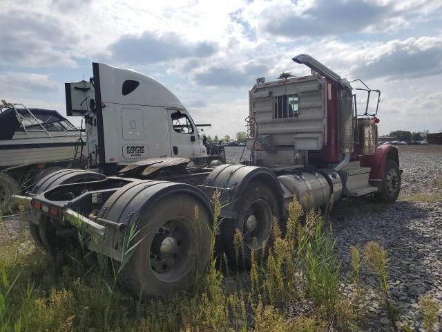 2022 Peterbilt 389