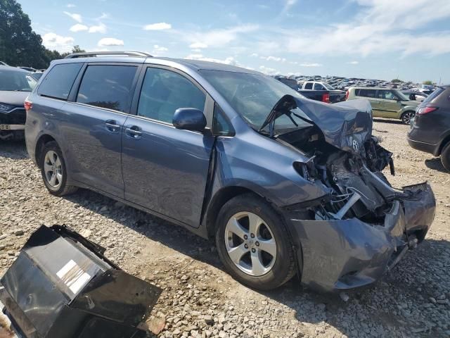 2017 Toyota Sienna LE