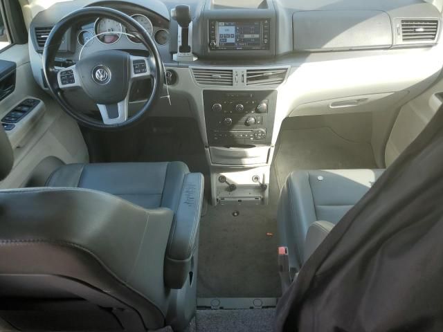 2011 Volkswagen Routan SE