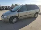 2005 Chrysler Town & Country