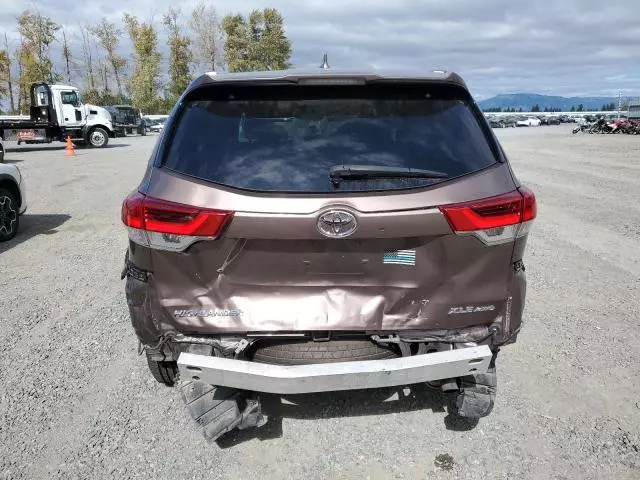 2019 Toyota Highlander SE