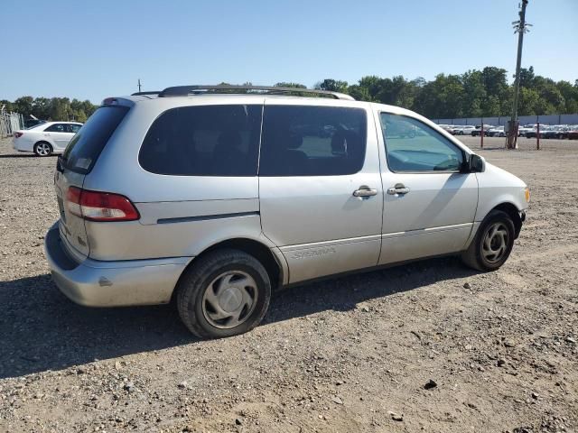 2003 Toyota Sienna LE