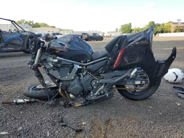 2011 Yamaha FZ6 R