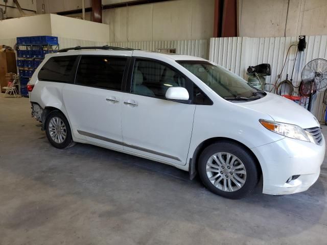 2017 Toyota Sienna XLE