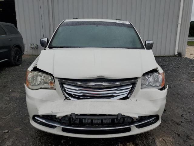 2013 Chrysler Town & Country Touring L