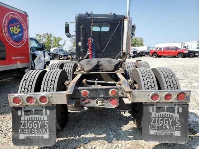 1992 Freightliner Conventional FLD120