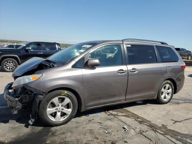 2015 Toyota Sienna LE