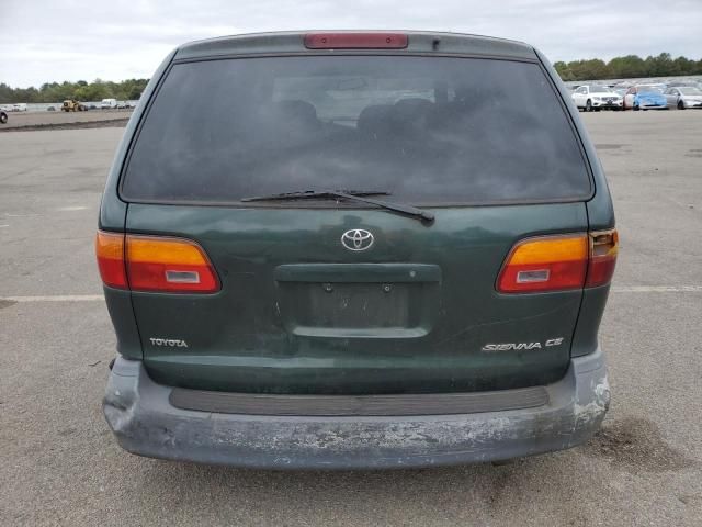 2000 Toyota Sienna CE