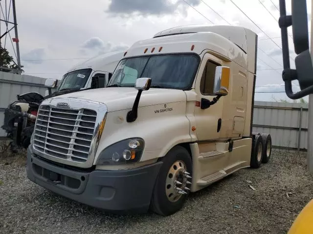 2016 Freightliner Cascadia 125