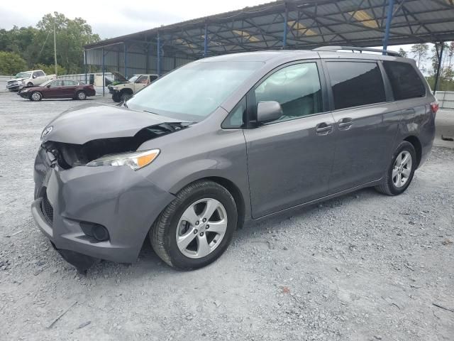 2015 Toyota Sienna LE