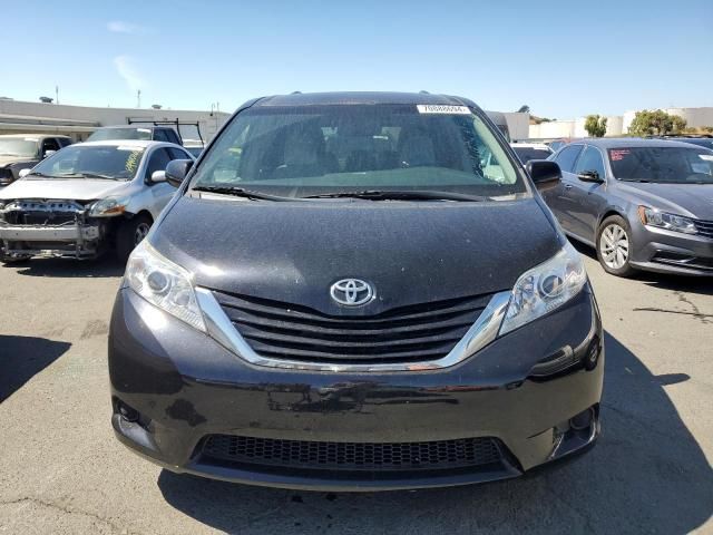 2015 Toyota Sienna LE