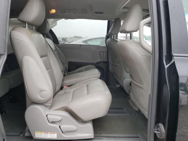 2016 Toyota Sienna XLE