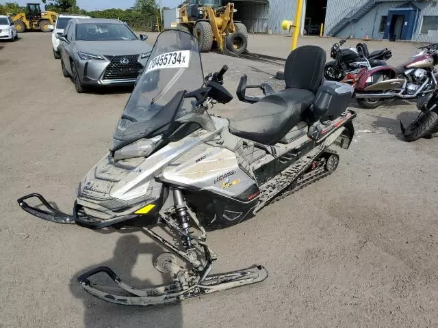 2020 Skidoo Grand TOU