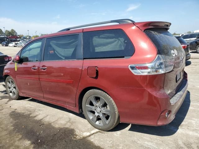 2016 Toyota Sienna SE