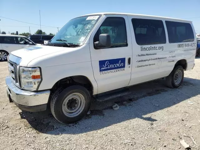 2014 Ford Econoline E350 Super Duty Wagon