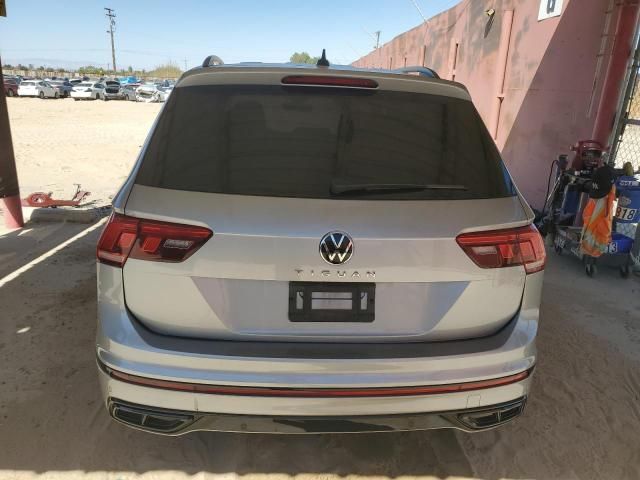 2022 Volkswagen Tiguan SE R-LINE Black