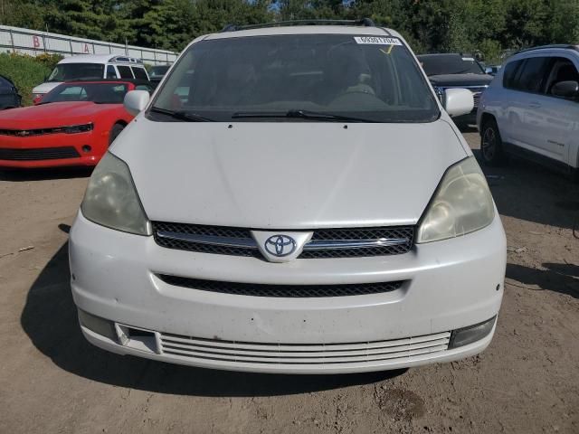 2004 Toyota Sienna XLE