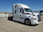 2019 Freightliner Cascadia 126