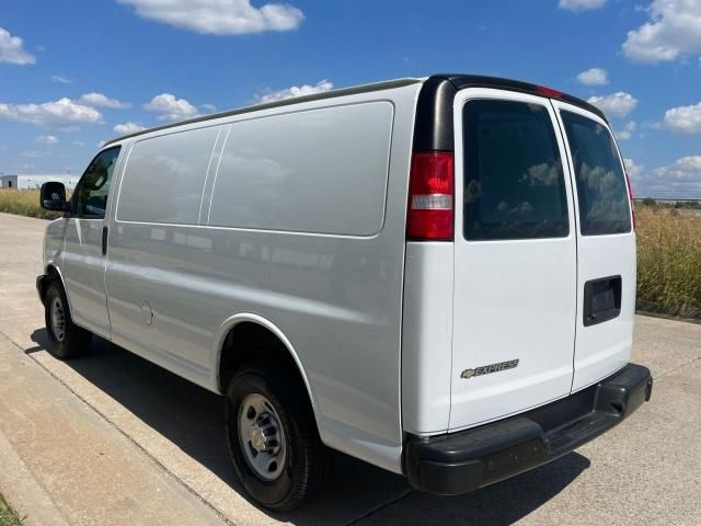 2022 Chevrolet Express G2500