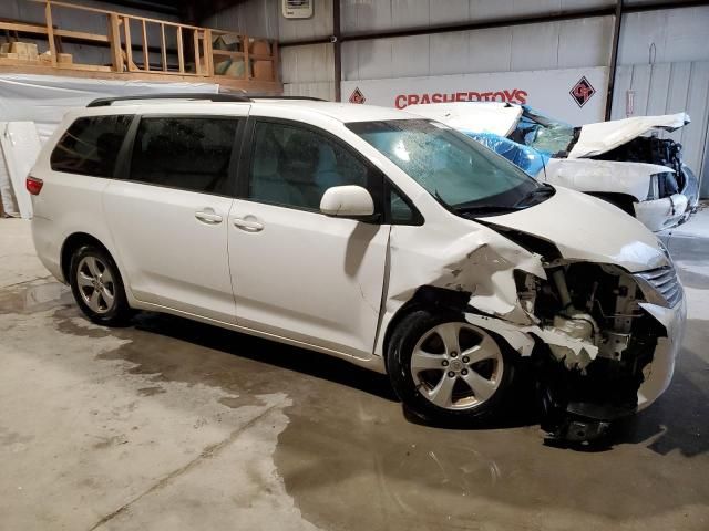 2015 Toyota Sienna LE