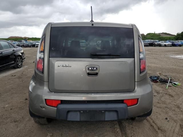 2010 KIA Soul +