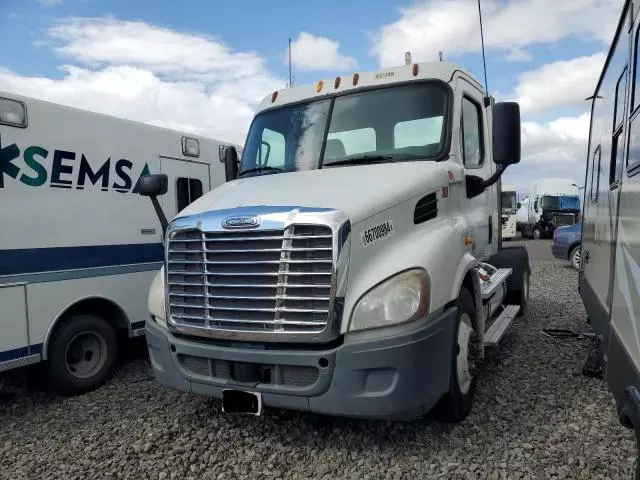 2013 Freightliner Cascadia 113