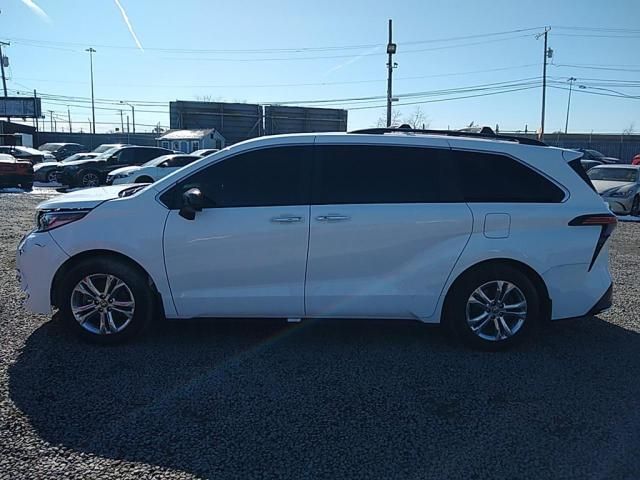 2022 Toyota Sienna XSE