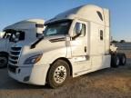 2021 Freightliner Cascadia 126