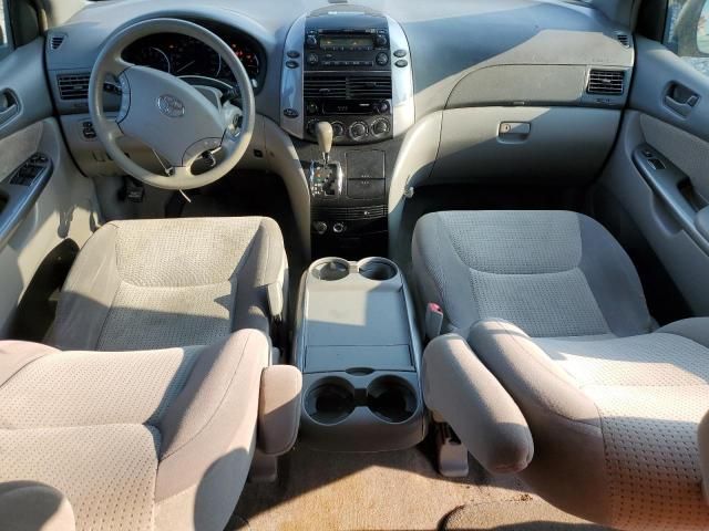 2009 Toyota Sienna CE