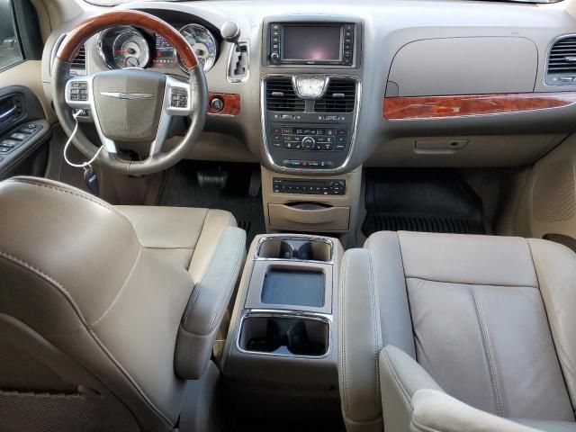 2012 Chrysler Town & Country Limited