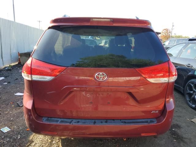 2012 Toyota Sienna XLE